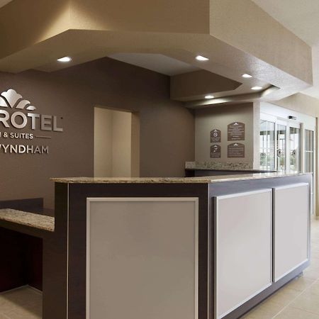Microtel Inn & Suites Kenedy Exterior photo